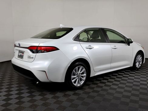 Used 2023 Toyota Corolla XLE image 8