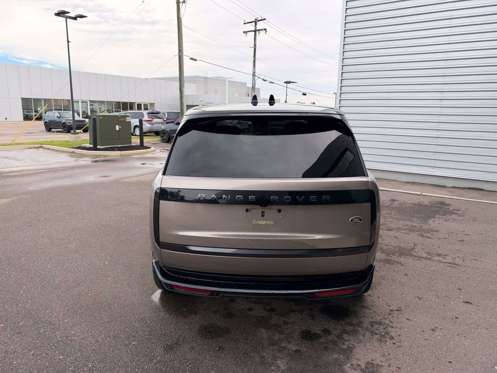 Used 2023 Land Rover Range Rover Autobiography AWD/4WD image 4