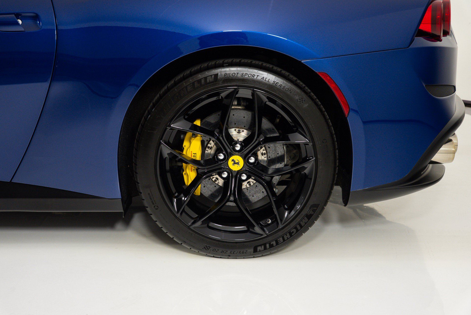 Used 2019 Ferrari GTC4Lusso T RWD image 12