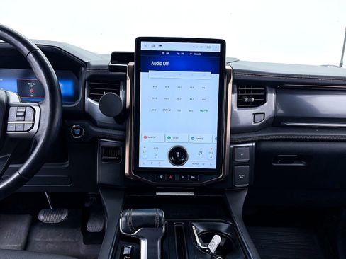 Used 2022 Ford F150 Lightning Lariat w/ Max Trailer Tow Package image 8