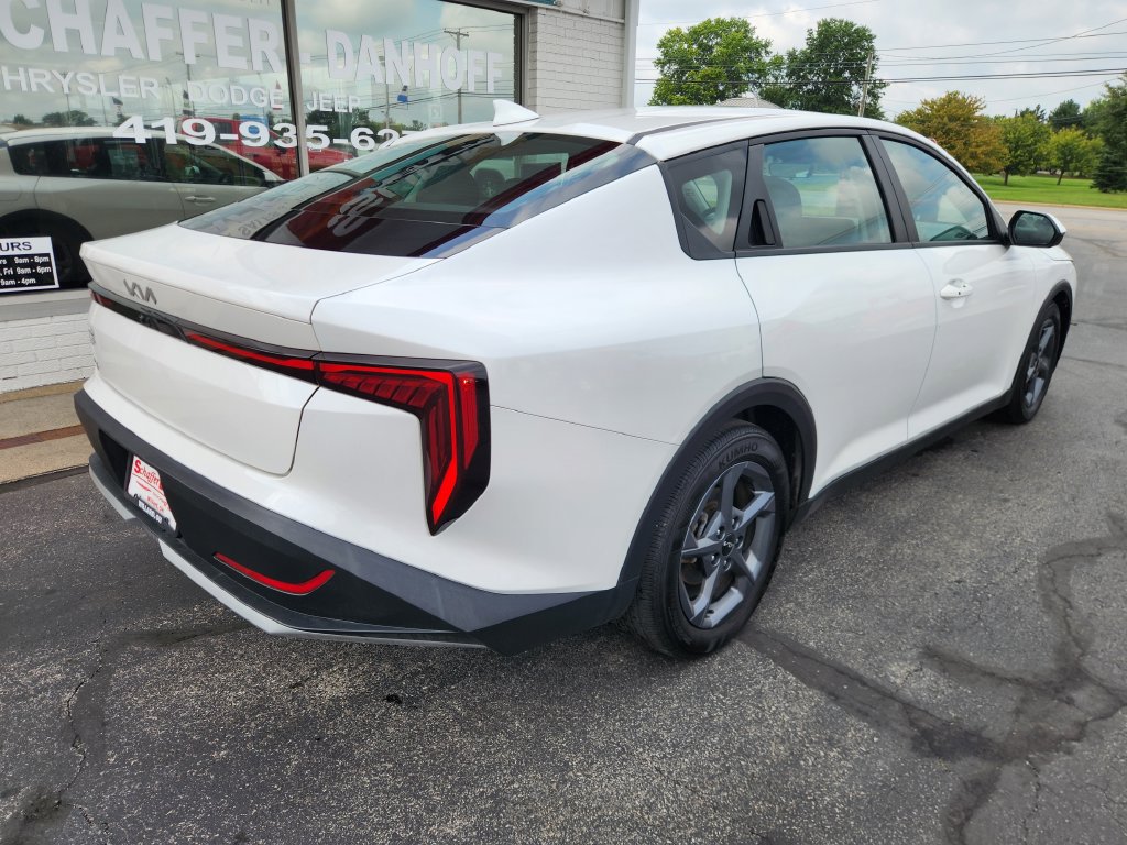 Used 2025 Kia K4 FWD image 3