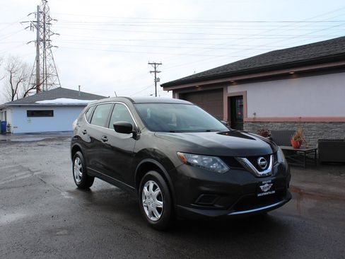 Used 2016 Nissan Rogue S image 1