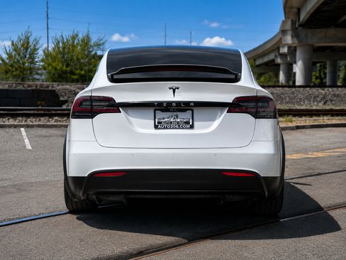 Used 2018 Tesla Model X 75D AWD/4WD image 4