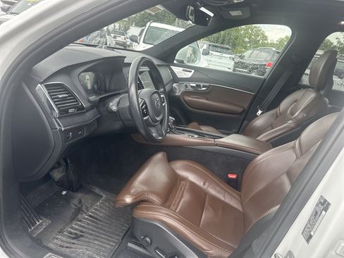 Used 2021 Volvo XC90 T6 Inscription w/ Lounge Package AWD/4WD image 5