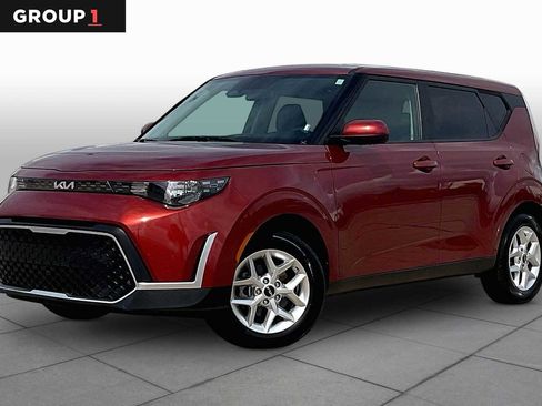 Used 2024 Kia Soul LX w/ Option Group 015 FWD image 1