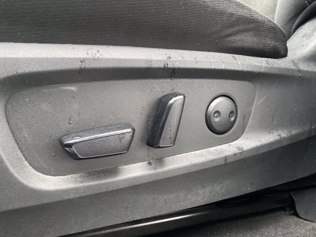 Used 2025 Nissan Pathfinder SV FWD image 16