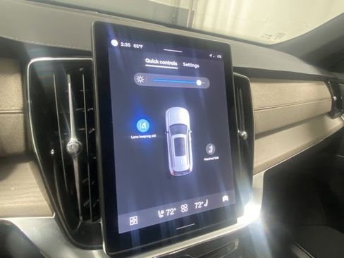 Certified 2025 Volvo XC90 B6 Plus image 22