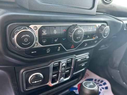 Used 2021 Jeep Wrangler Unlimited Sport AWD/4WD image 30