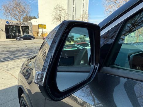 Used 2024 Kia Niro EX Touring image 17