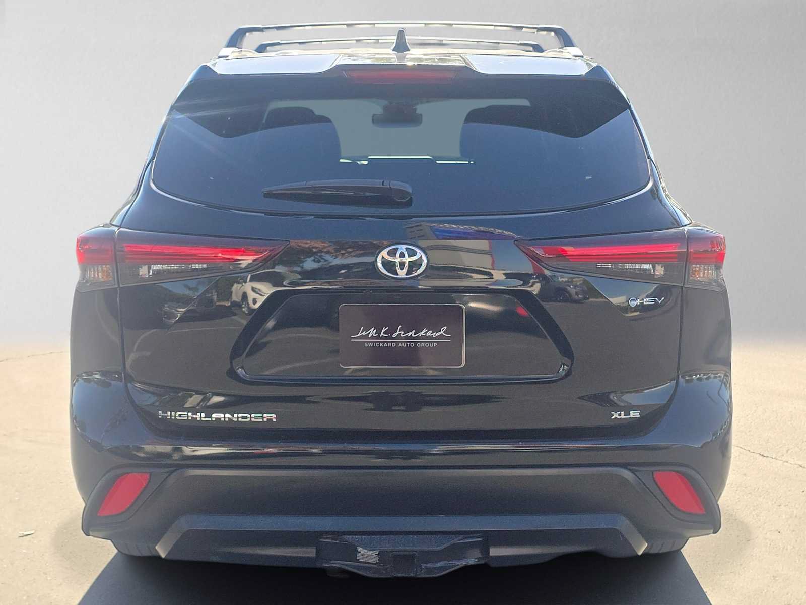 Certified 2025 Toyota Highlander XLE AWD/4WD image 4