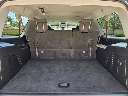 Used 2016 Chevrolet Suburban LS RWD image 16