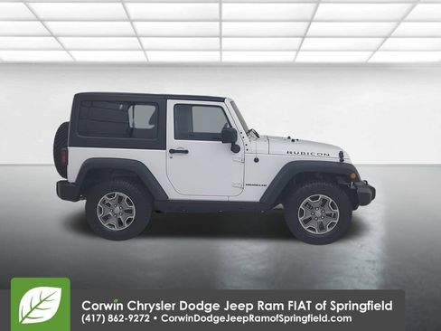 Used 2015 Jeep Wrangler Rubicon w/ Power Convenience Group image 17