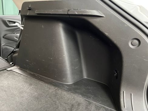 Used 2025 Chevrolet Trax LT w/ LT Convenience Package image 31