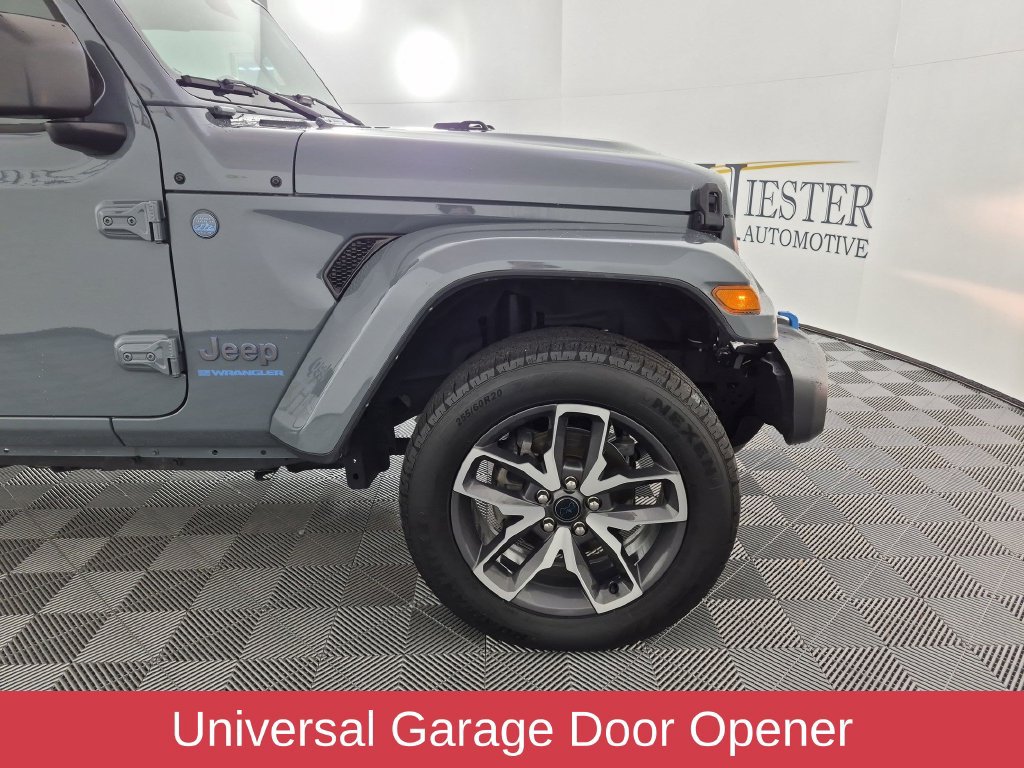 Used 2024 Jeep Wrangler Unlimited w/ Convenience Group AWD/4WD image 11