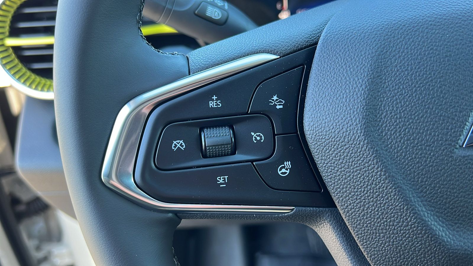 New 2026 Chevrolet Trax ACTIV w/ Driver Confidence Package FWD image 25