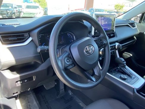 Used 2025 Toyota RAV4 XLE image 21