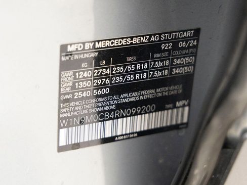 Used 2024 Mercedes-Benz EQB 250+ image 30