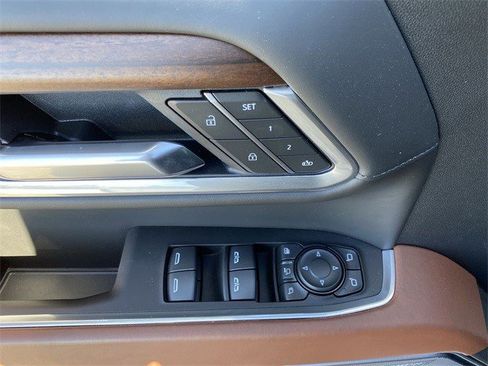 Certified 2025 GMC Sierra 3500 Denali Ultimate image 13