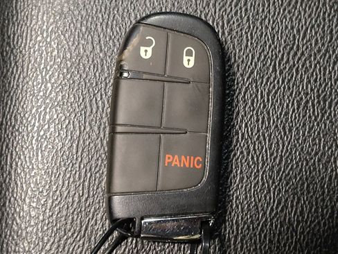 Used 2024 Jeep Compass Latitude w/ Altitude Special Edition image 32