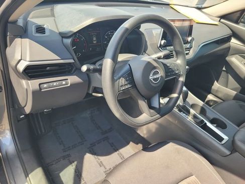 Certified 2025 Nissan Altima 2.5 S FWD image 12