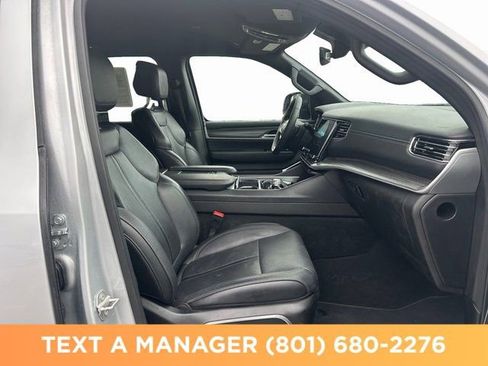 Used 2024 Jeep Wagoneer Series II AWD/4WD image 18