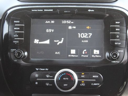 Used 2018 Kia Soul + w/ Audio Package FWD image 18