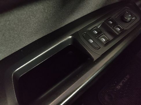 Used 2020 Volkswagen Atlas Cross Sport S image 27