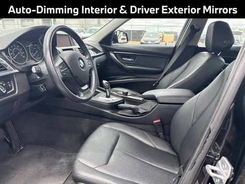 Used 2018 BMW 320i xDrive Sedan w/ Convenience Package AWD/4WD image 11