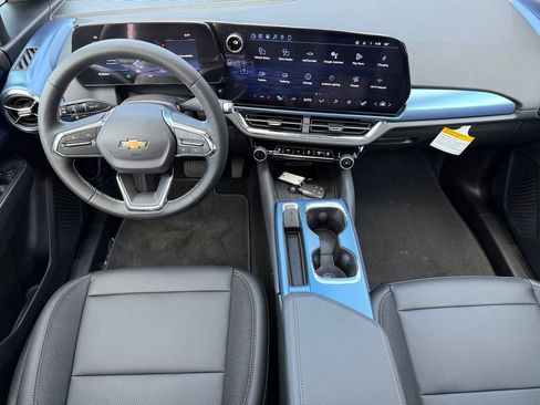 New 2026 Chevrolet Equinox EV LT image 11