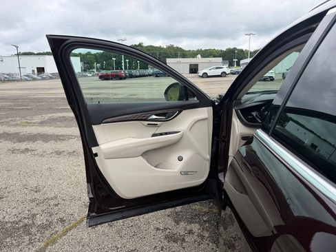 Used 2023 Buick Envision Avenir AWD/4WD image 36