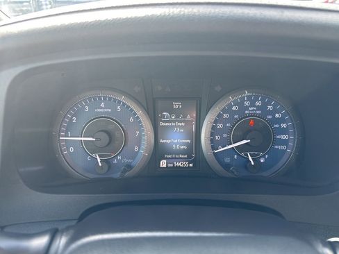 Used 2015 Toyota Sienna Limited Premium image 2