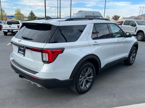New 2026 Ford Explorer Active w/ Active Comfort Package image 7