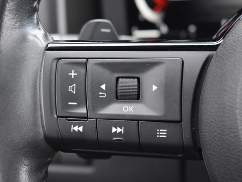 Used 2023 Nissan Rogue Platinum w/ Platinum Premium Package image 6