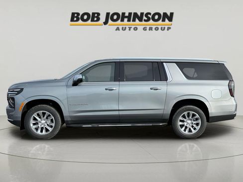 New 2026 Chevrolet Suburban Premier image 4