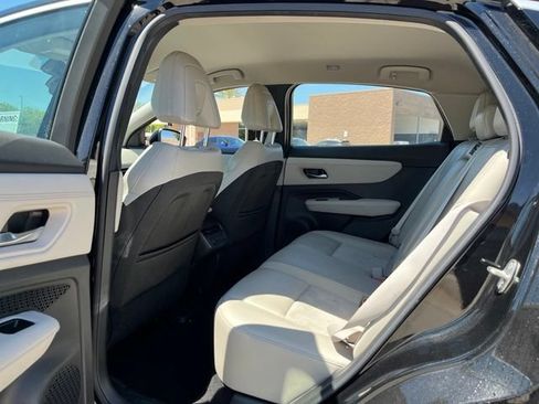 Used 2024 Nissan Ariya FWD image 7