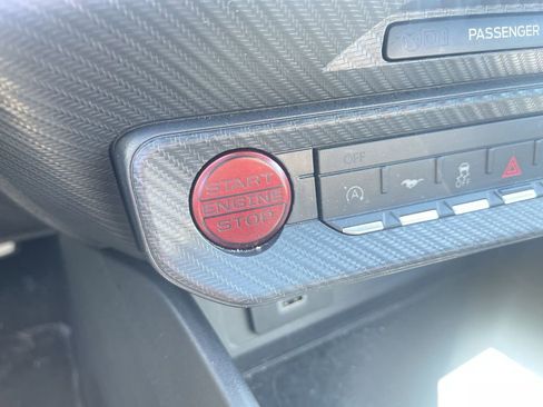 Used 2025 Ford Mustang Premium image 21