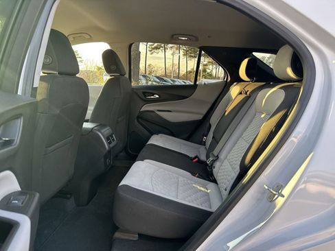 Used 2020 Chevrolet Equinox LS w/ LS Convenience Package image 30