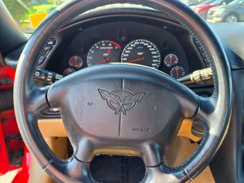 Used 2003 Chevrolet Corvette Convertible w/ Preferred Equipment Group1 RWD image 19