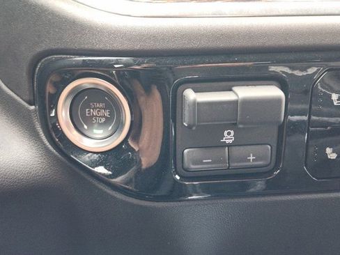 Used 2025 GMC Sierra 1500 Elevation w/ Elevation Premium Package image 8