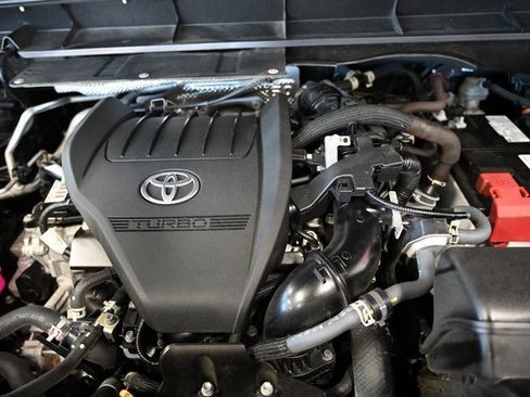 Used 2023 Toyota Highlander XLE image 33