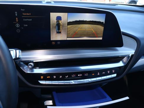 Certified 2024 Cadillac Lyriq Luxury image 32