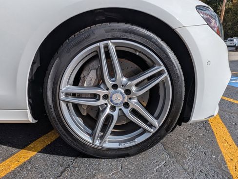 Used 2017 Mercedes-Benz E 300 4MATIC image 10