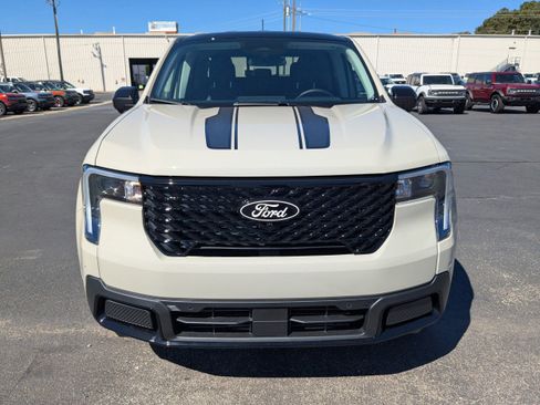 New 2025 Ford Maverick Lariat w/ Black Appearance Package image 8