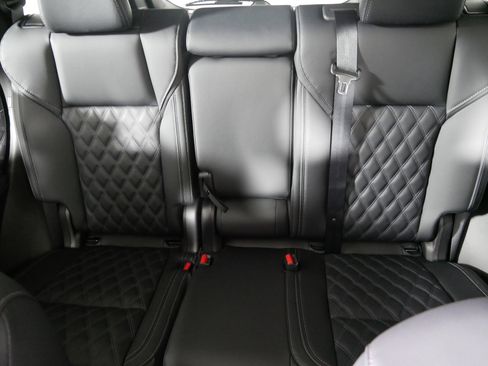 New 2025 Mitsubishi Outlander SEL image 3