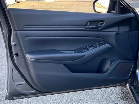 Used 2025 Nissan Altima 2.5 S image 21