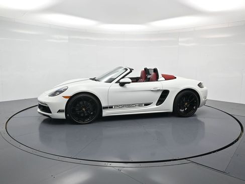 Used 2024 Porsche 718 Boxster image 2