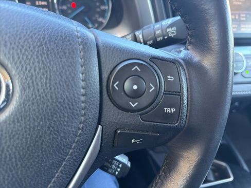 Used 2018 Toyota RAV4 Limited image 20