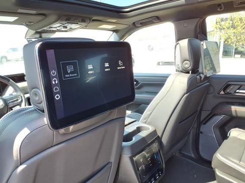 New 2026 GMC Yukon AT4 Ultimate AWD/4WD image 13