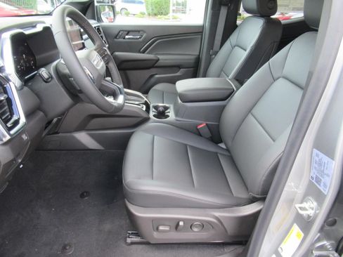 New 2026 GMC Canyon Elevation w/ Convenience Package RWD image 17