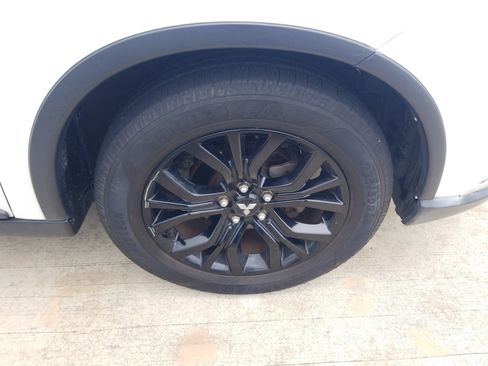 Used 2018 Mitsubishi Outlander LE FWD image 23